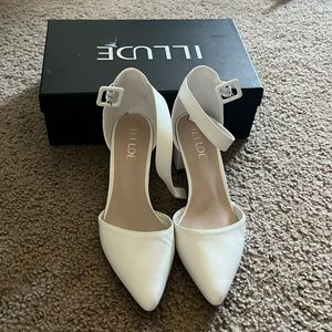 White heels size 9